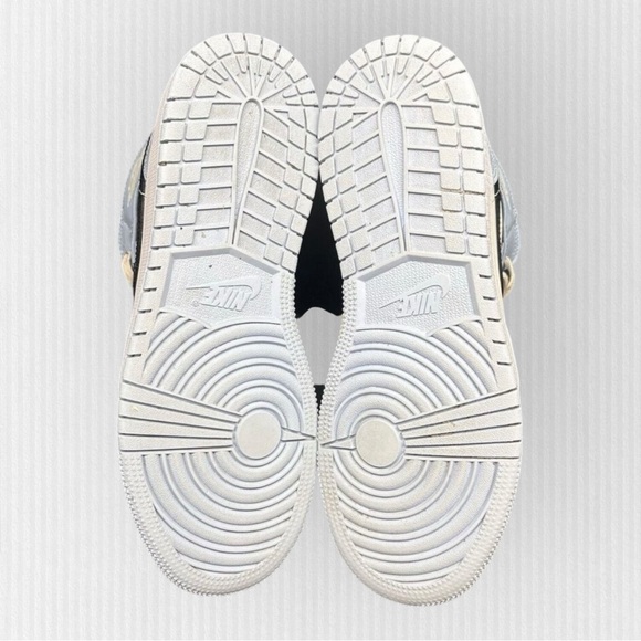 Nike Air Jordan 1 Low Baby Blue Black Cream | Size 5.5Y/7W - Picture 9 of 13